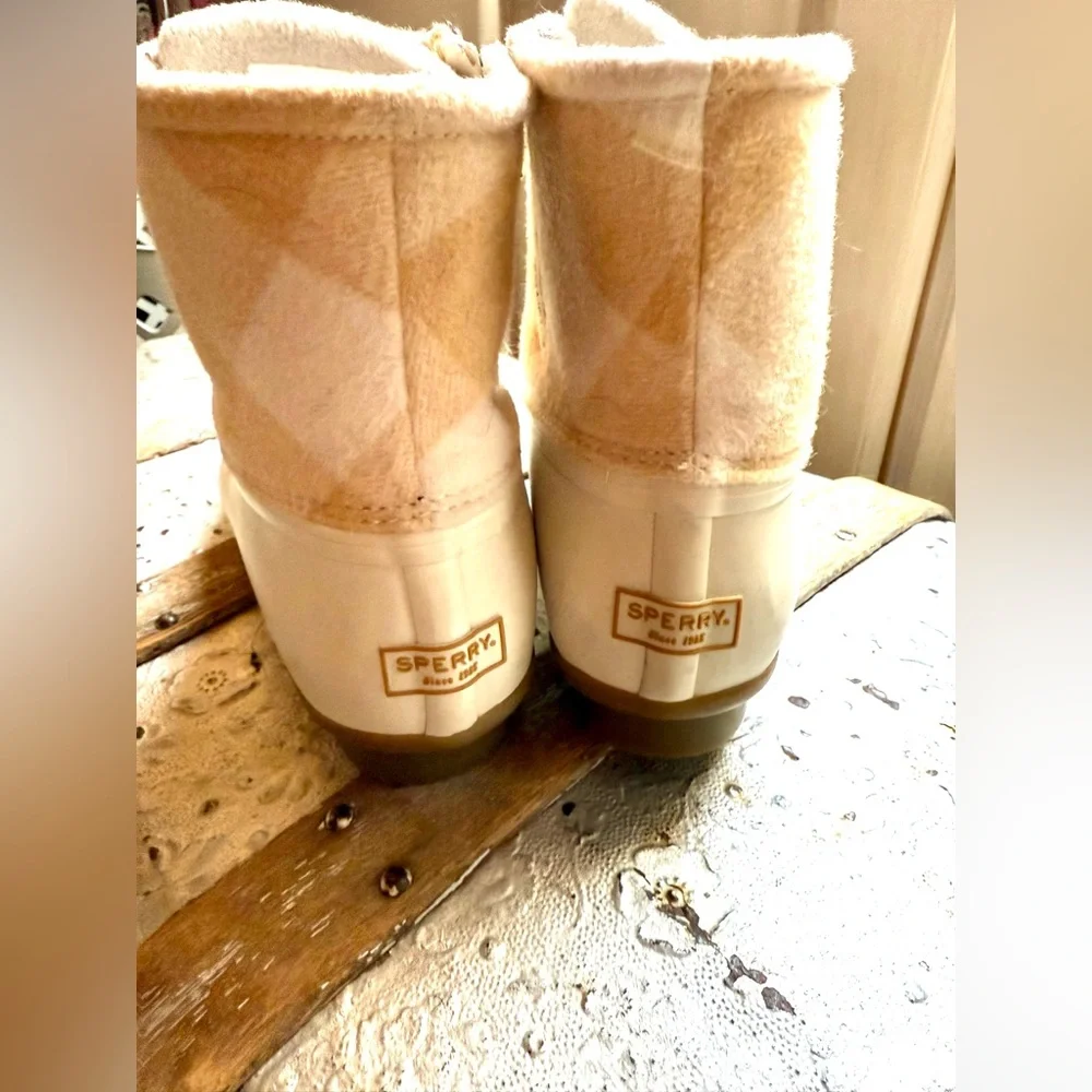 Sperry Saltwater Buffalo Check Duck Boots Women’s Size 10 - Picture 7 of 7